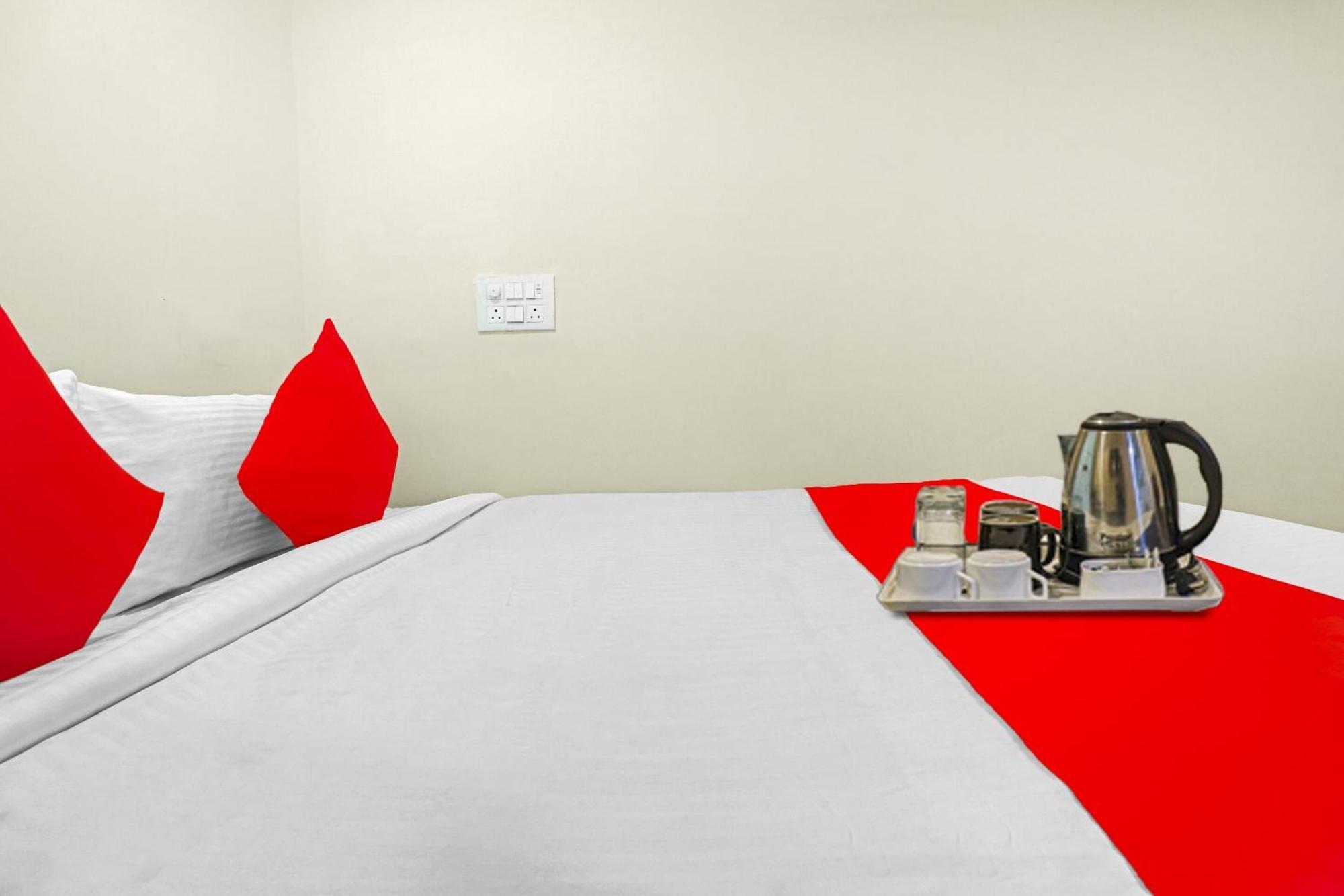 Hotel O Aayush Stay Inn Hyderabad Eksteriør billede