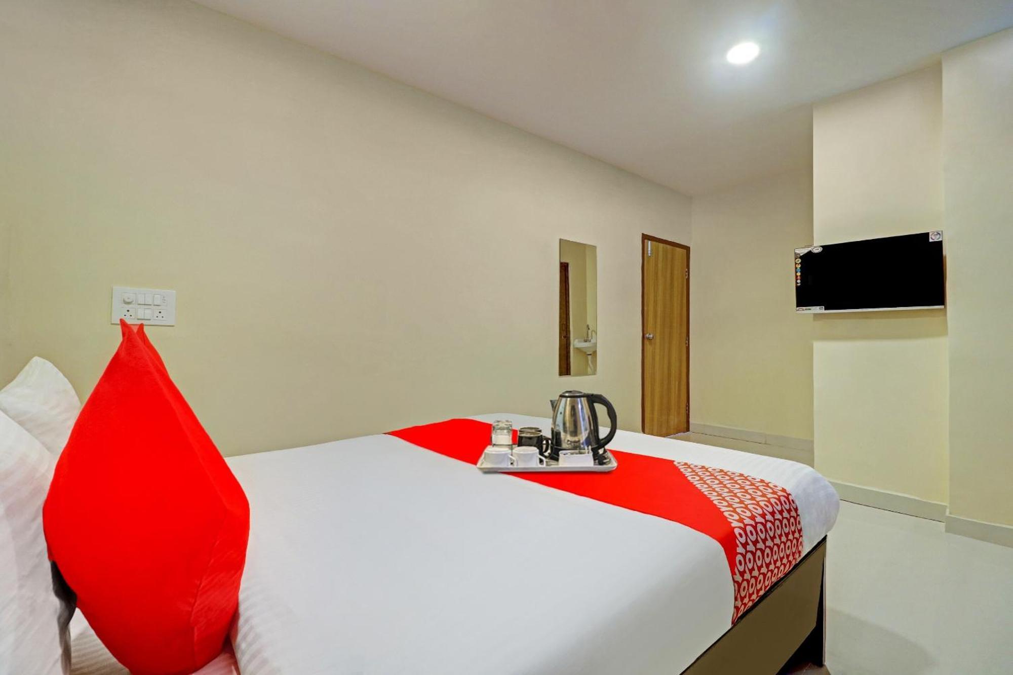 Hotel O Aayush Stay Inn Hyderabad Eksteriør billede
