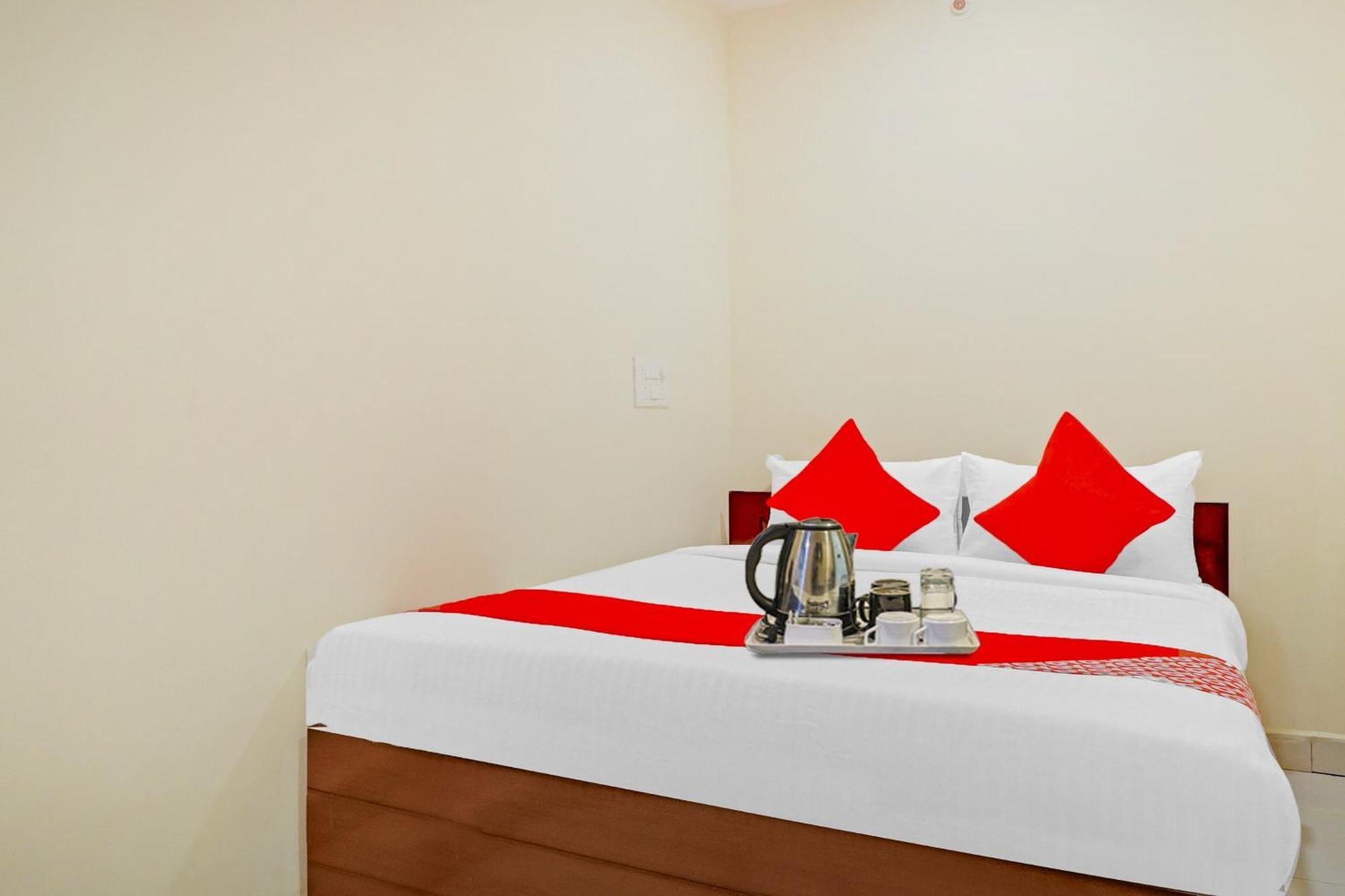 Hotel O Aayush Stay Inn Hyderabad Eksteriør billede