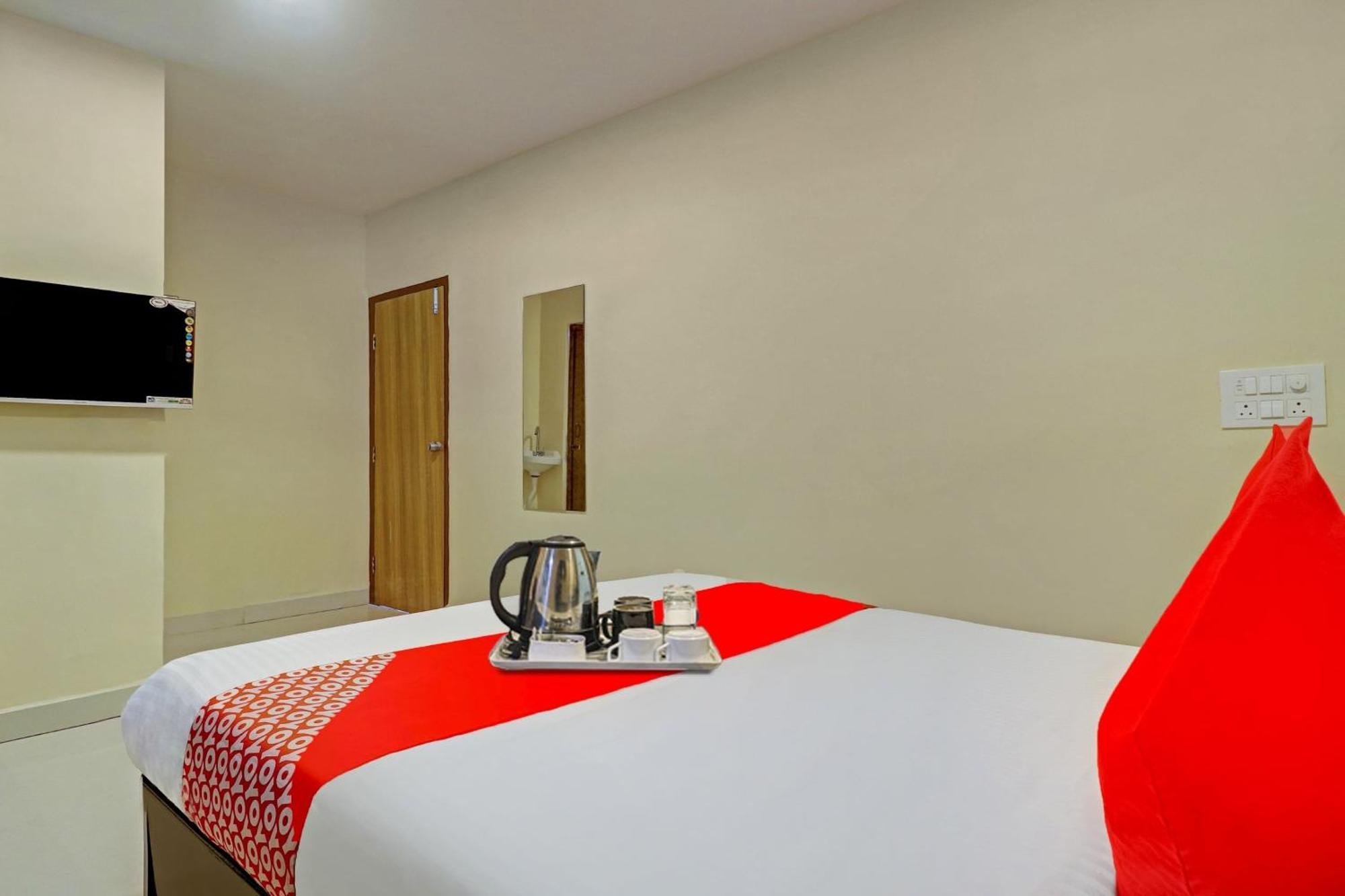 Hotel O Aayush Stay Inn Hyderabad Eksteriør billede
